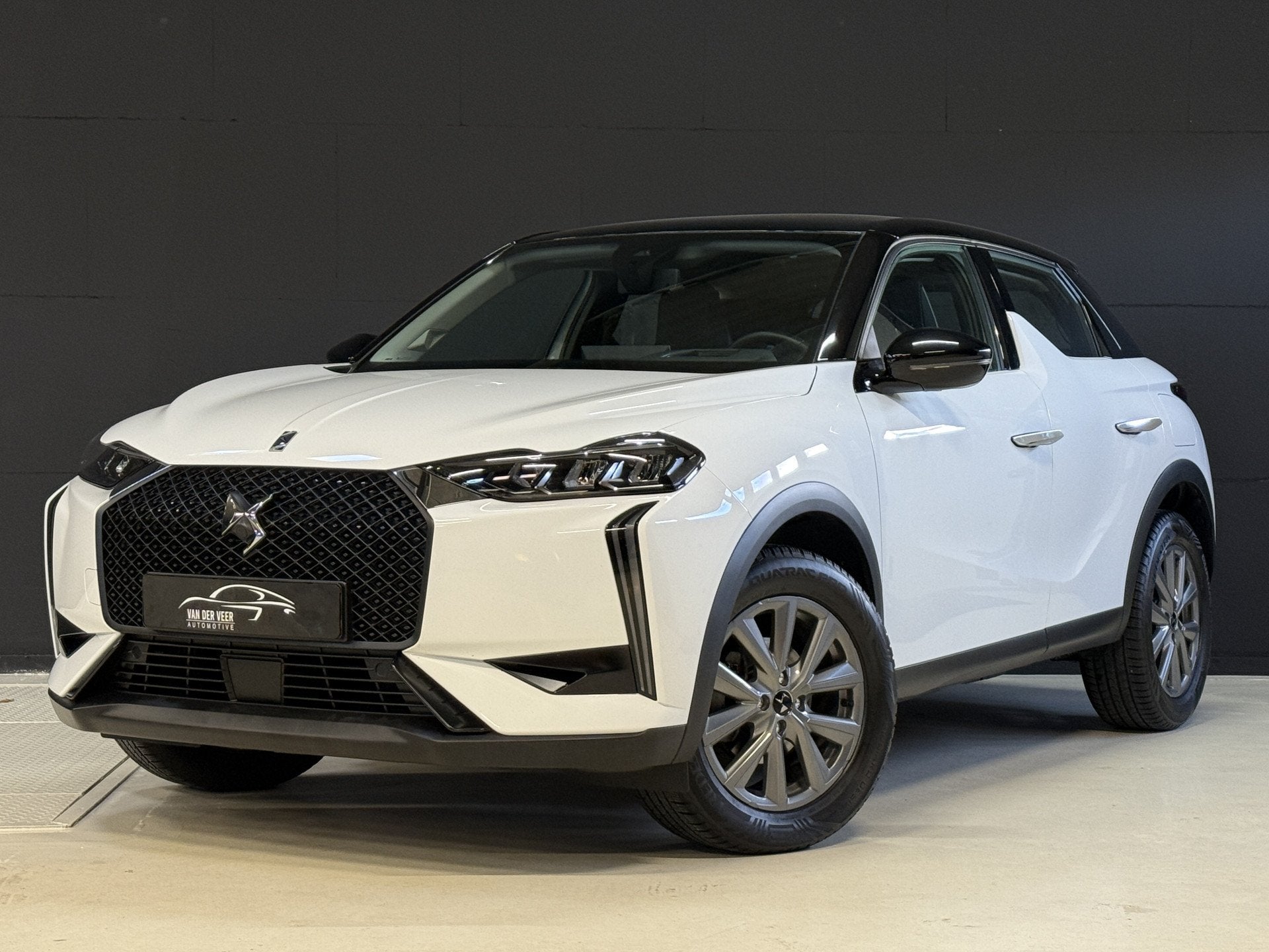 DS DS 3 1.2 100PK Bastille | DAB+ | Apple Carplay | Head UP, Auto's, Voorwielaandrijving, 101 pk, Gebruikt, Origineel Nederlands