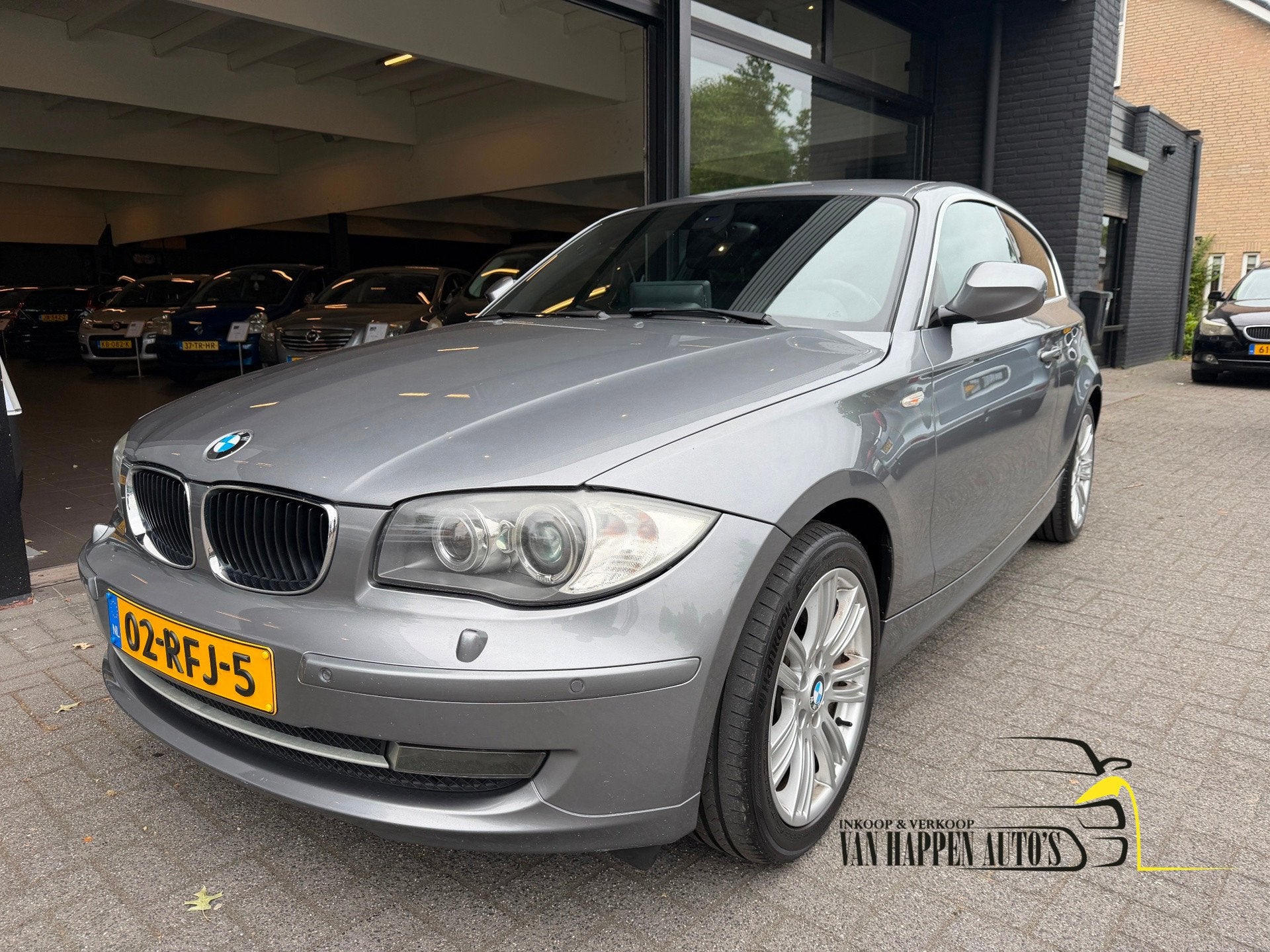BMW 1-serie 120i Business Line Ultimate Edition / automaat /, Auto's, Euro 5, 4 cilinders, 4 stoelen, 170 pk