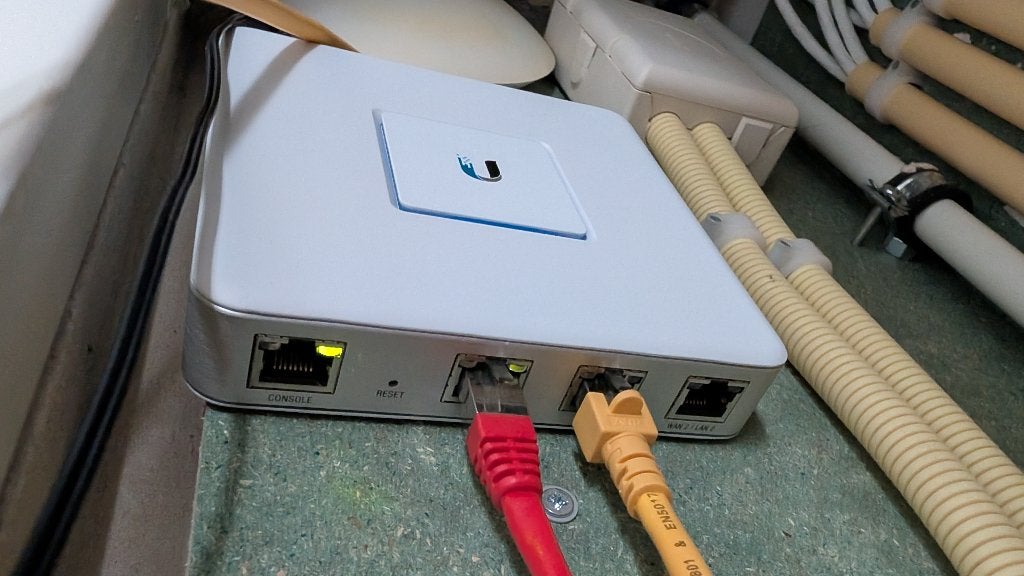 Unify Security Gateway, Ophalen of Verzenden, Gebruikt, Router, Ubiquiti UniFi