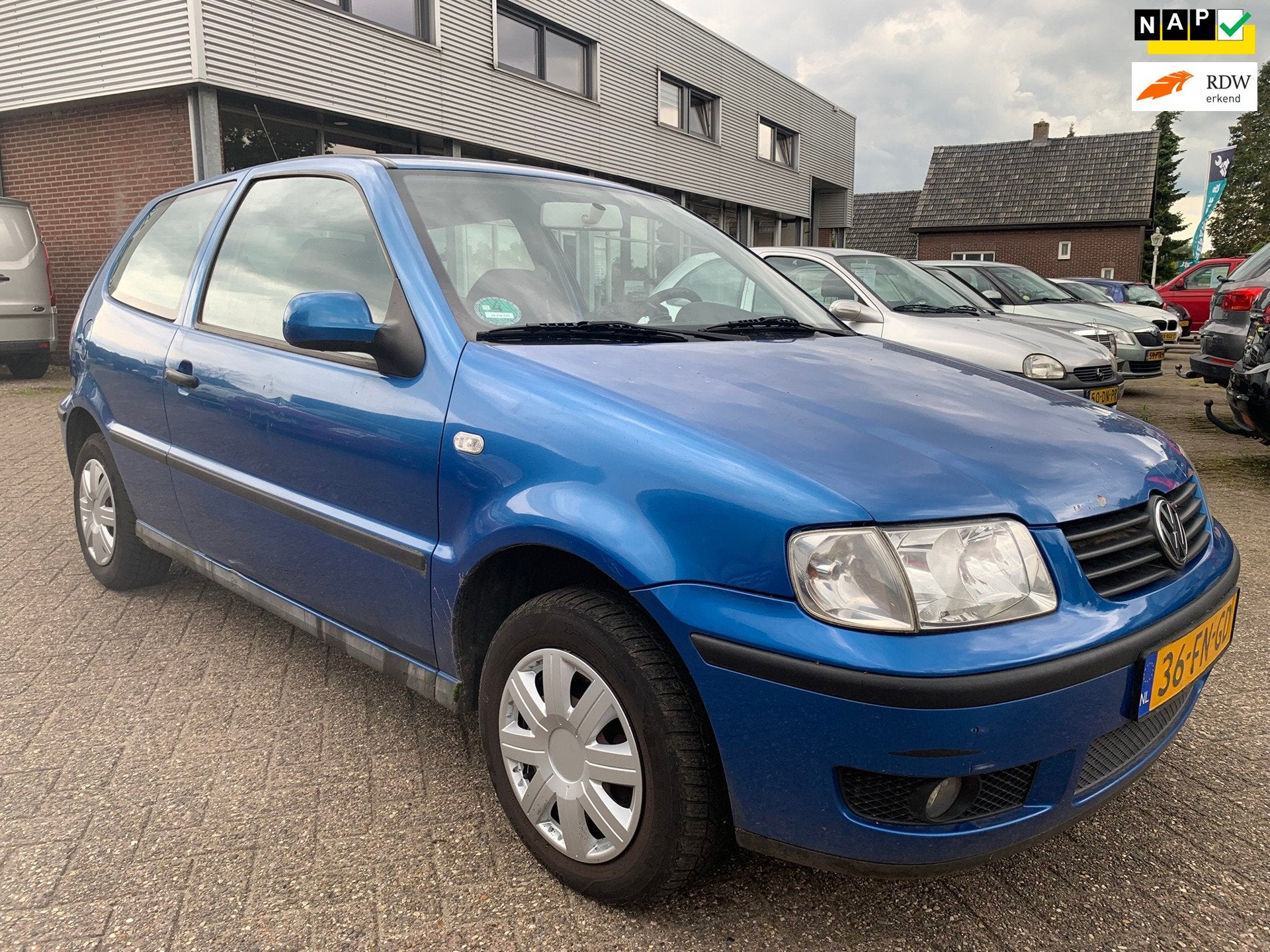 Volkswagen Polo 1.4 Trendline AUTOMAAT € 650.- 2000 ZO MEE, Auto's, Gebruikt, 31 €/maand, 4 cilinders, Origineel Nederlands