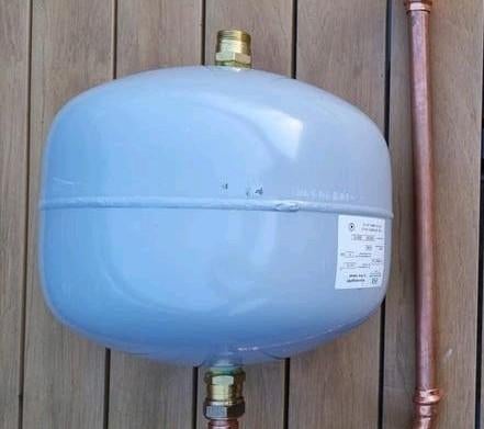 Reflex V12 buffervat (12 liter) en leidingen (3 jr oud), Ophalen, Gebruikt, Minder dan 30 cm, Overige typen