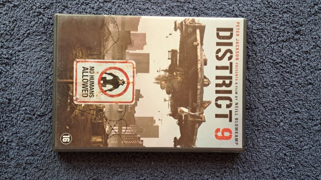 District 9, Alle leeftijden, Ophalen of Verzenden, Zo goed als nieuw