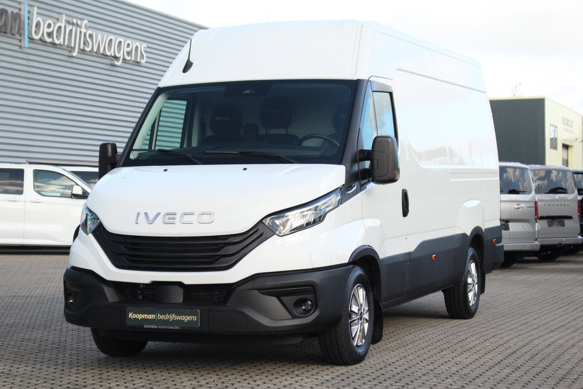 Iveco Daily 35S16 2.3 160pk L2H2 352 Gev. Stoel | Cruise | T, Automaat, Gebruikt, Euro 6, Iveco