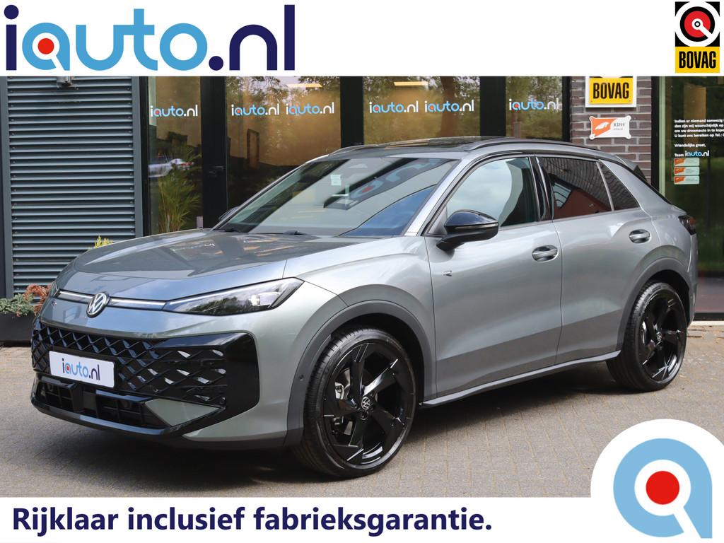 Volkswagen T-Roc 1.5 eTsi R-Line Black Style Pano/IQ.Light/K, 730 kg, Zwart, 4 cilinders, Adaptive Cruise Control