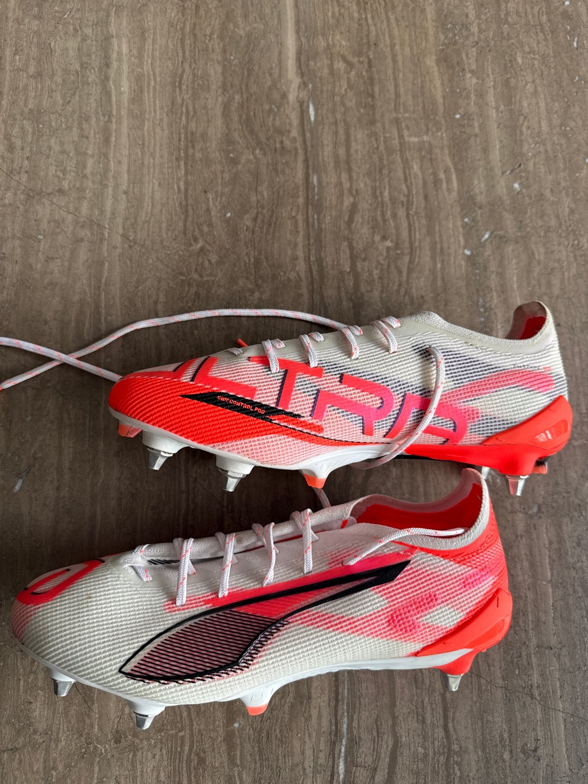 Puma Ultra Ultimate voetbalschoenen - Zo goed als nieuw, Maat XS of kleiner, Ophalen of Verzenden, Zo goed als nieuw, Schoenen