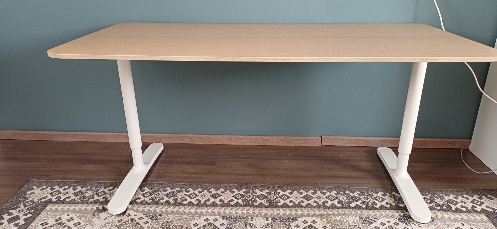 IKEA bureau, Huis en Inrichting, Bureaus, Ophalen, Hout, In hoogte verstelbaar, Zo goed als nieuw
