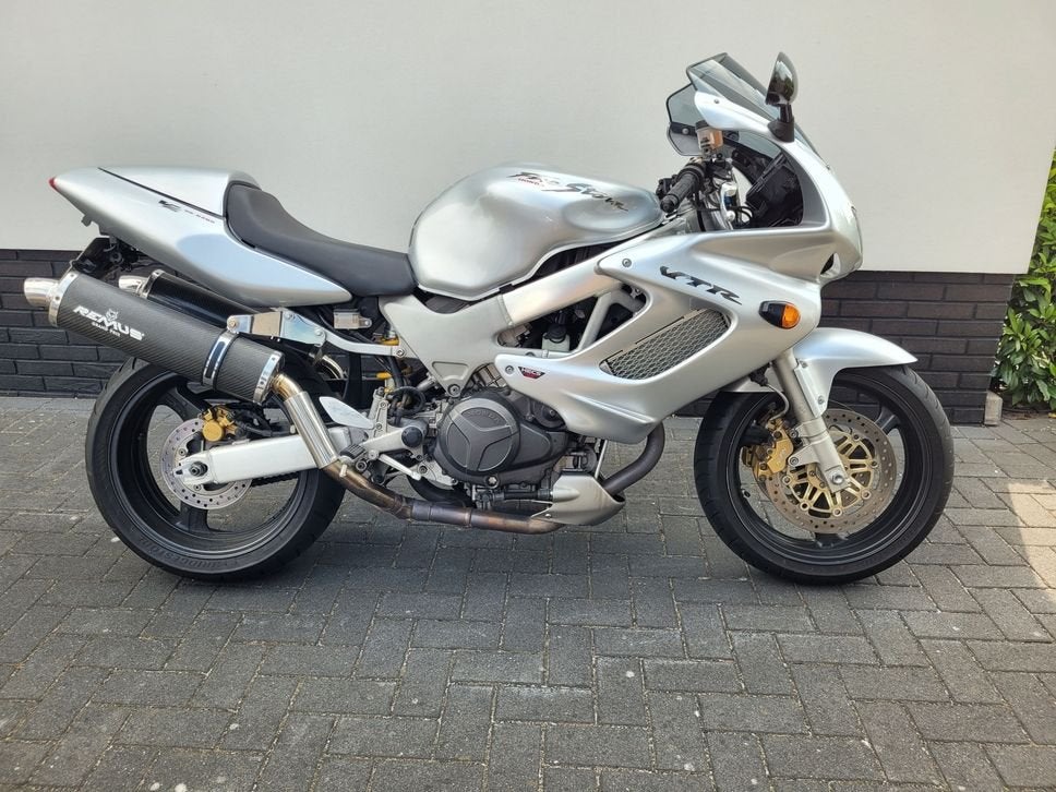 HONDA VTR 1000 FIRESTORM -Remus -nette motor! (bj 1999), Motoren, Motoren | Honda, 2 cilinders, HONDA, Bedrijf, Onbekend