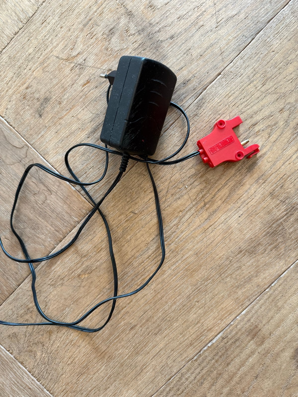 Oplader voor kinderauto/speelgoedauto, Ophalen of Verzenden, Gebruikt
