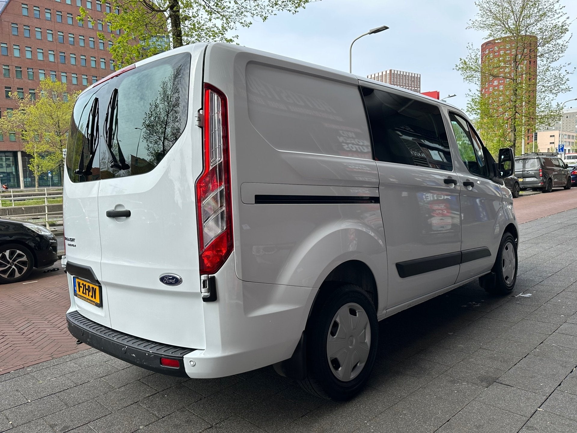 Ford Transit Custom 320 2.0 TDCI L1H1 Trend Airco PDC, Voorwielaandrijving, Stof, Euro 6, 4 cilinders