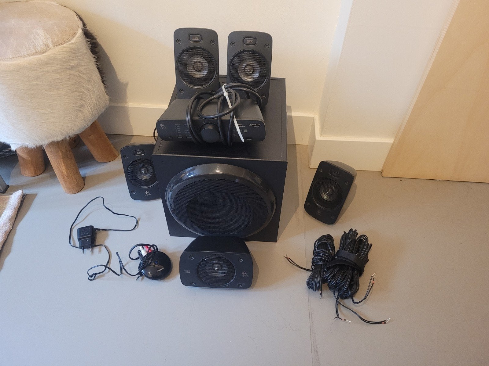 Logitech Z906 Surround Sound met Philips Bluetooth Ontvanger, Gebruikt, Losse componenten, Speakers, Ophalen