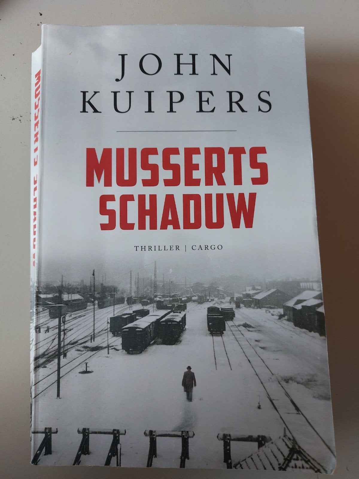 Musserts Schaduw - John Kuipers (Thriller, Paperback), Boeken, Ophalen of Verzenden, Gelezen, John Kuipers, Nederland