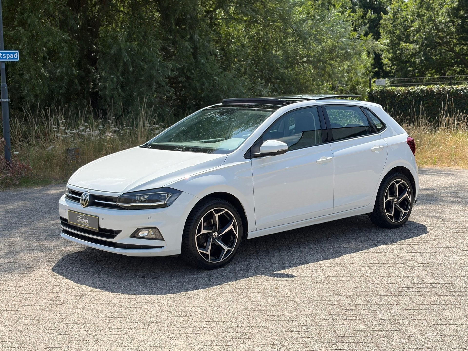 Volkswagen Polo 1.0 TSI Highline PANO I R- LINE I DEALER OND, Auto's, Volkswagen, Voorwielaandrijving, Stof, Gebruikt, Origineel Nederlands