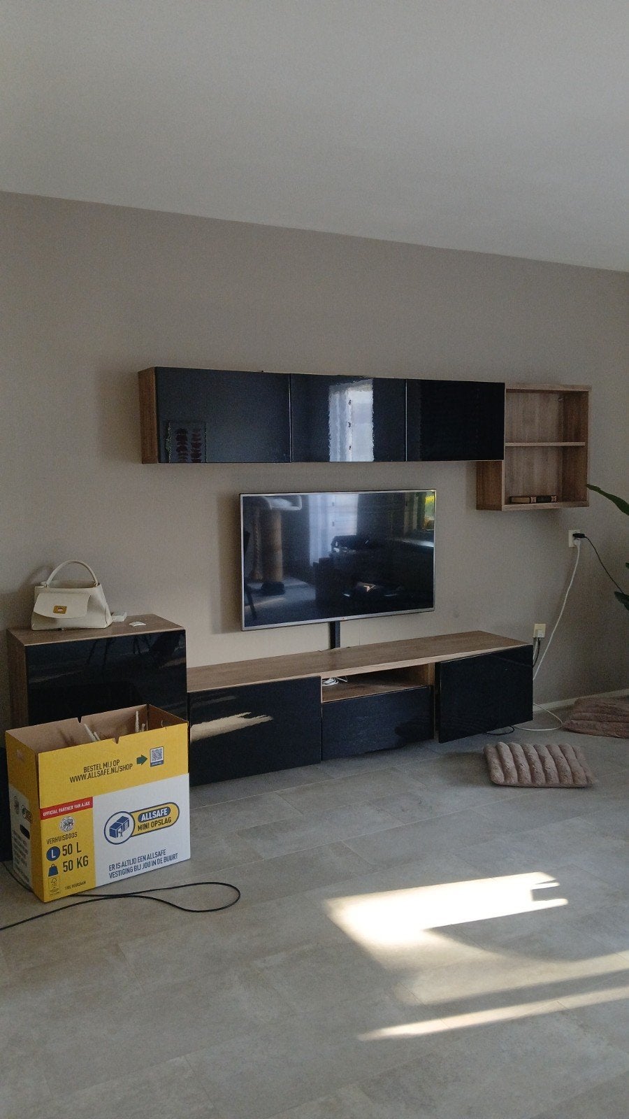 Ikea Besta tv meubel - onder & boven. Eiken/zwart hoogglans, Ophalen