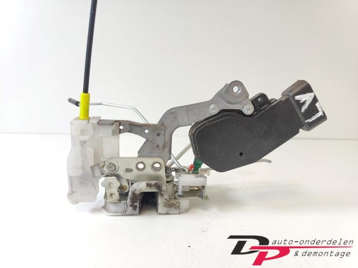 Deurslot Mechaniek 4Deurs links-voor van een Peugeot 107, Gebruikt, -, -, Ophalen of Verzenden