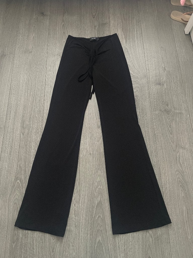 PULL & BEAR zwarte stretch flared broek pants mt M, Kleding | Dames, Maat 38/40 (M), Zwart, Ophalen of Verzenden, Zo goed als nieuw