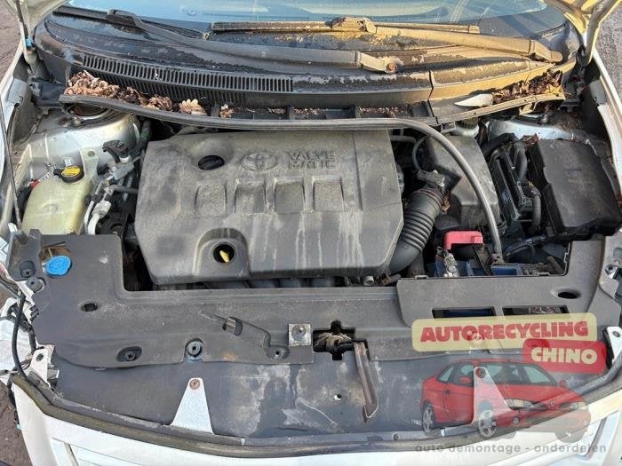 Motor van een Toyota Auris, Ophalen, Gebruikt, -, -