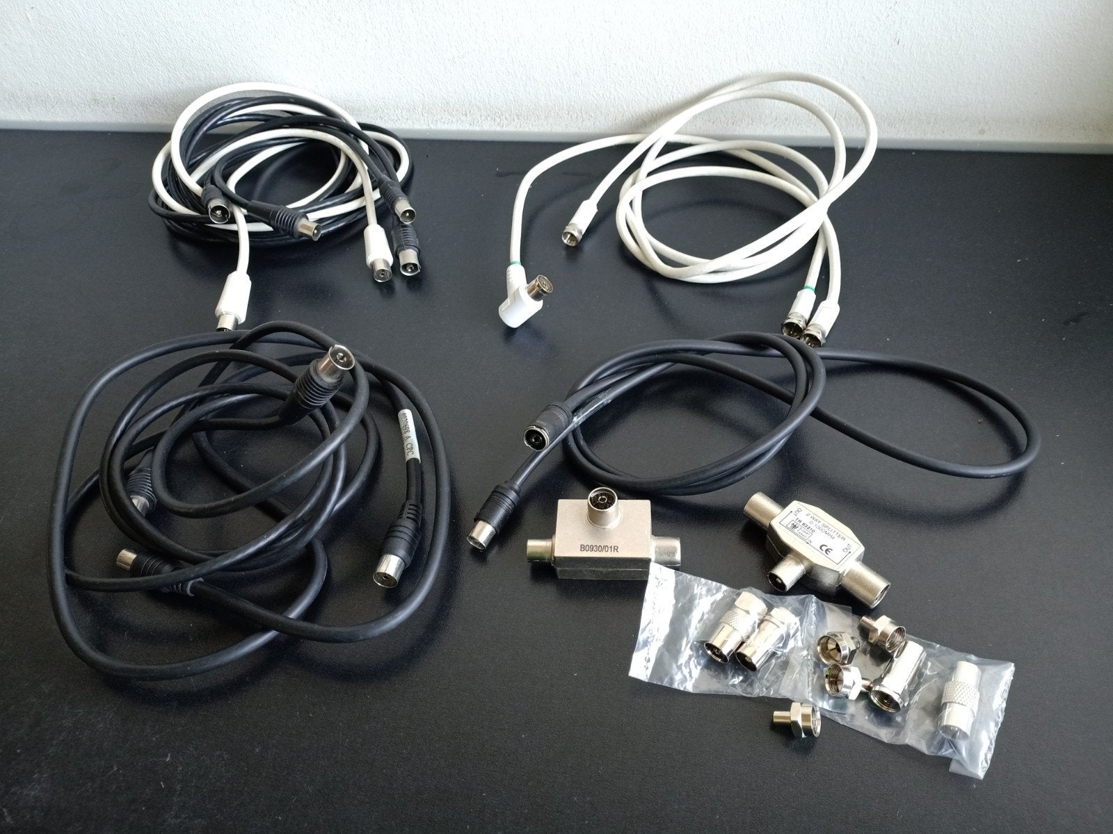 Diverse coax kabels en splitters, Ophalen of Verzenden, Gebruikt, Minder dan 2 meter, Coaxiale kabel
