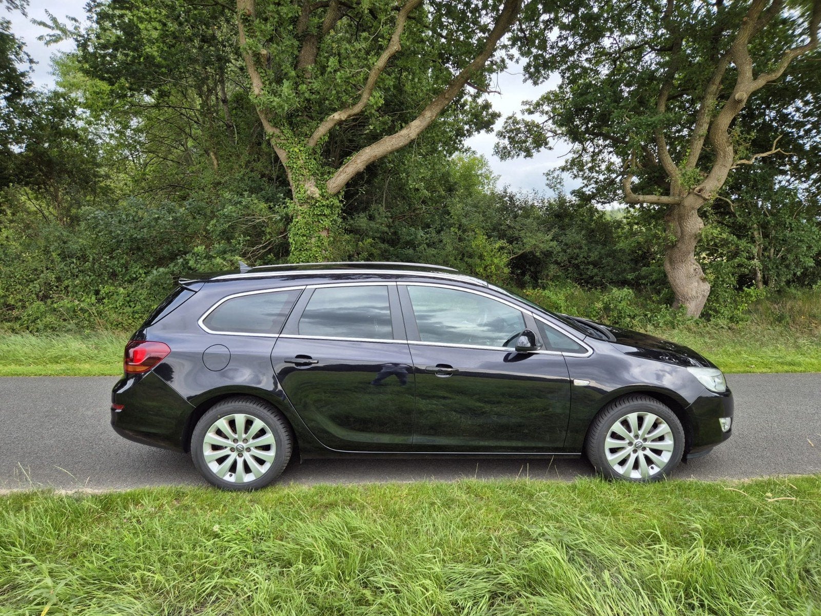 ​ Opel Astra Sports Tourer 1.4 Turbo. Met 14 mnd APK !!, Auto's, Voorwielaandrijving, Zwart, 4 cilinders, 1337 kg