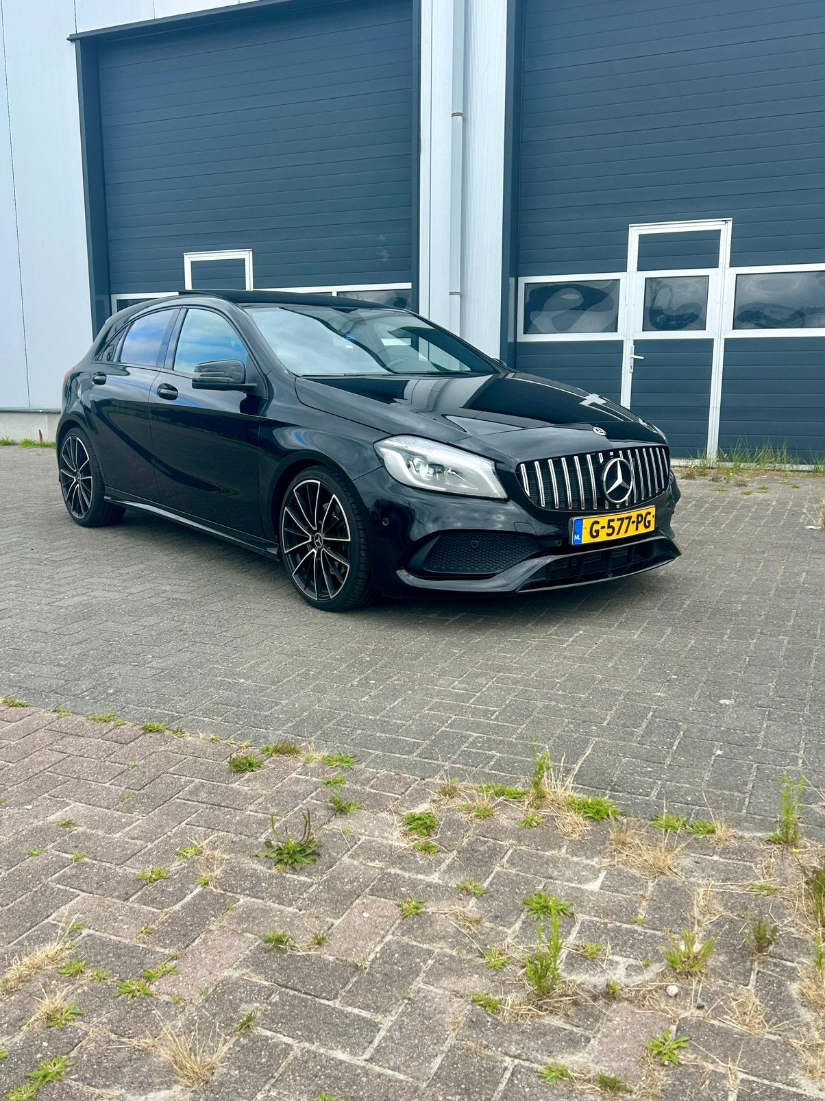 Foto 4 van Mercedes-Benz A-Klasse A220 d 177pk 7G-DCT 2017 Zwart