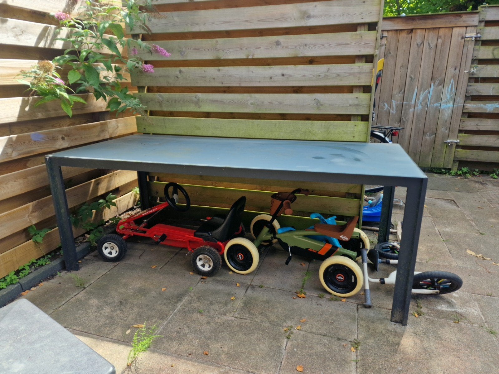 Gratis: Tuinset: Tafel en 6 stoelen, Ophalen, Gebruikt, Rechthoekig, Metaal