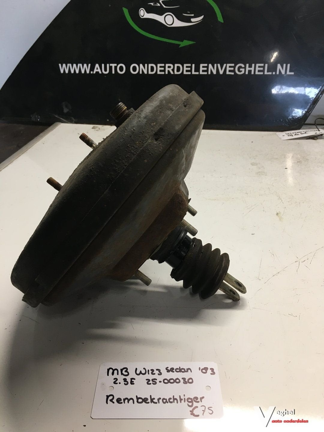Mercedes W123 Sedan 2.3 1983 Wagennr 2500030  Rembekrachtige, Auto-onderdelen, Gebruikt, -, -, Ophalen of Verzenden