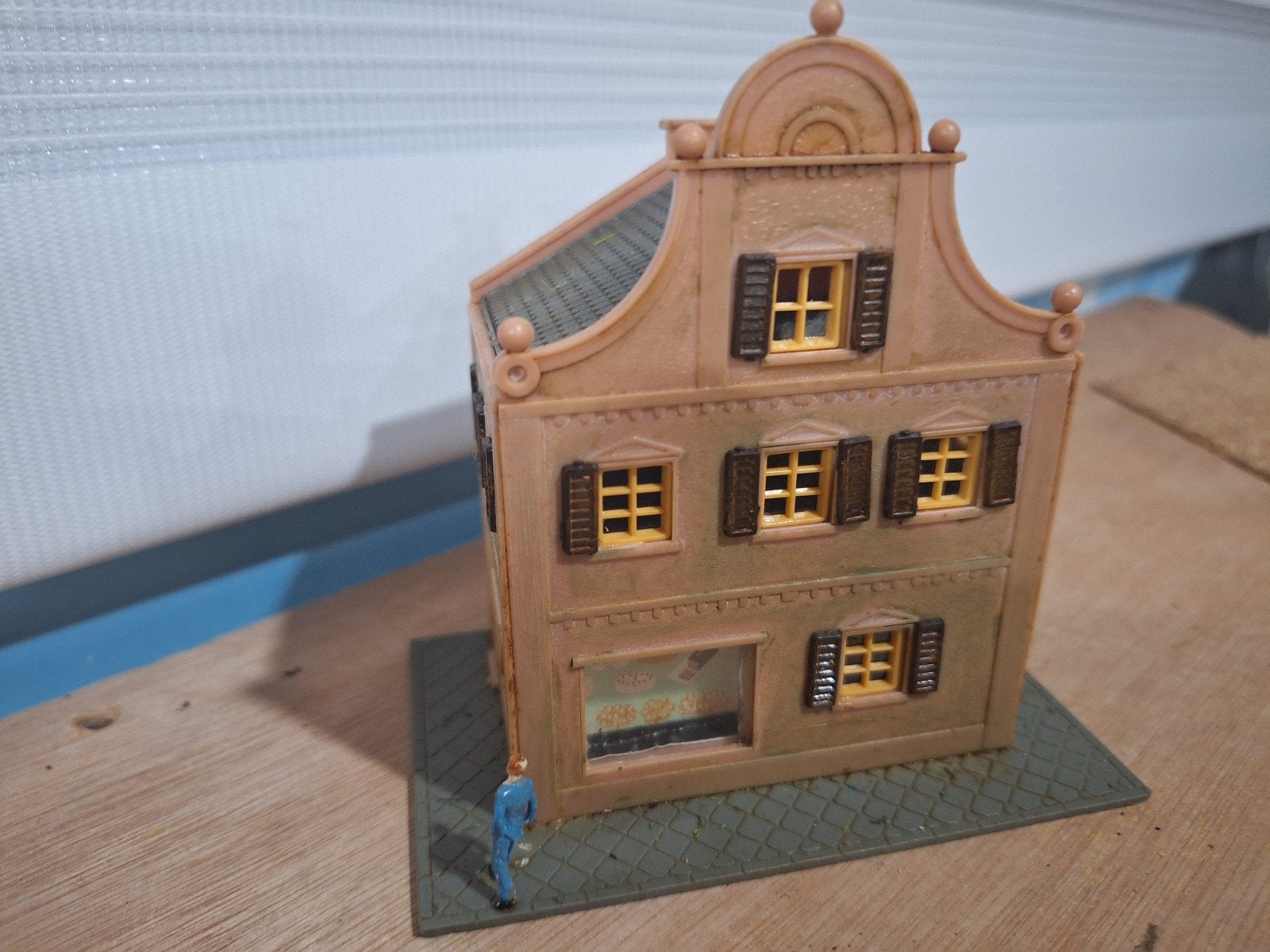 HO Spoor Huis met Winkel en Popjes, Ophalen of Verzenden, Gebruikt, Brug, Tunnel of Gebouw