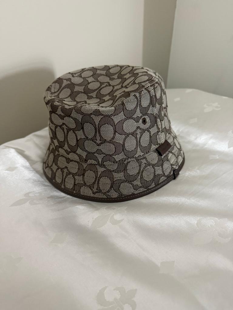 Coach Buckethat, Kleding | Dames, Ophalen of Verzenden, Zo goed als nieuw, One size fits all, Hoed