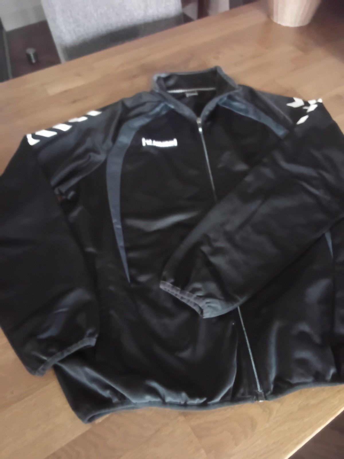 trainingsjas mer Hummel, Zwart, Maat 56/58 (XL), Ophalen of Verzenden, Zo goed als nieuw