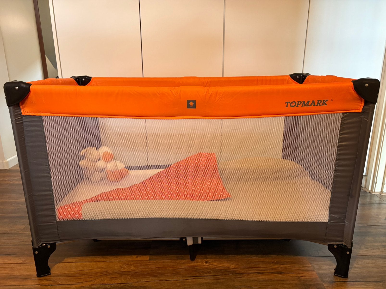 Campingbedje / Logeerbedje met toebehoren, Ophalen, Zo goed als nieuw