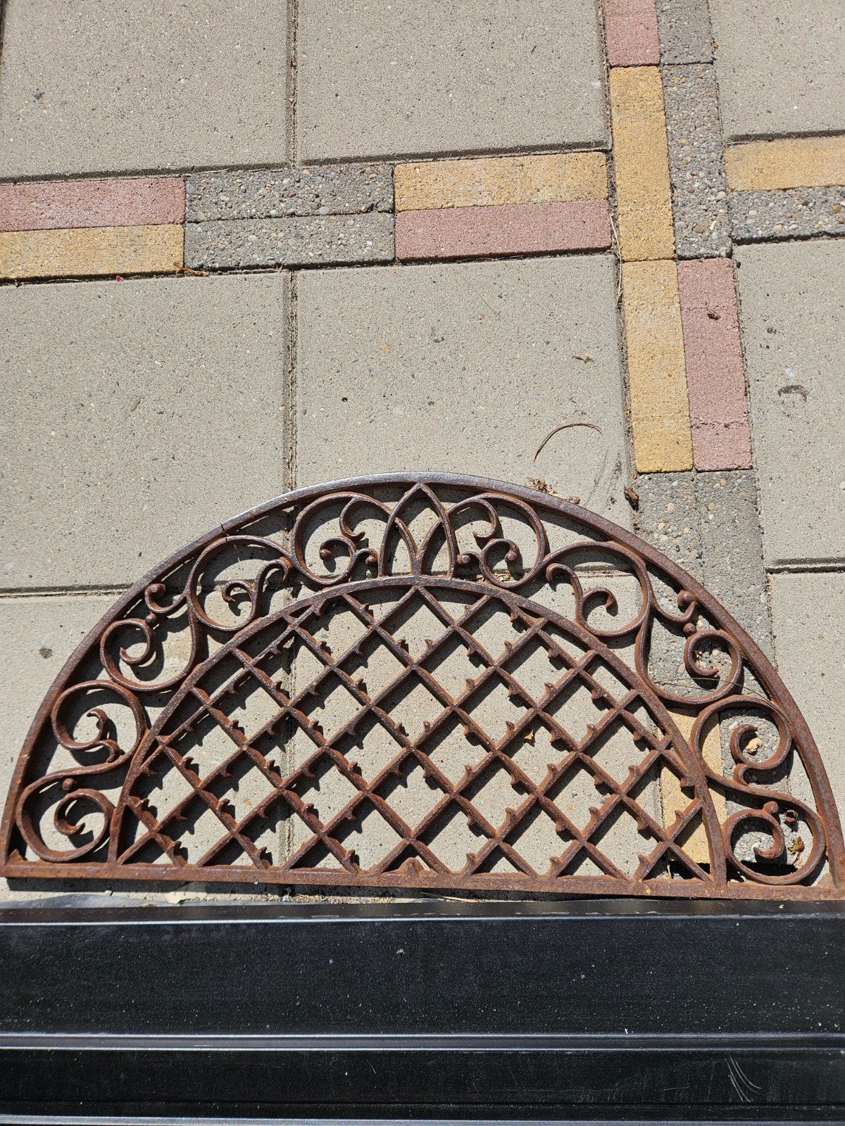 Decoratief metalen deurrooster - Halfrond, Ophalen, Gebruikt