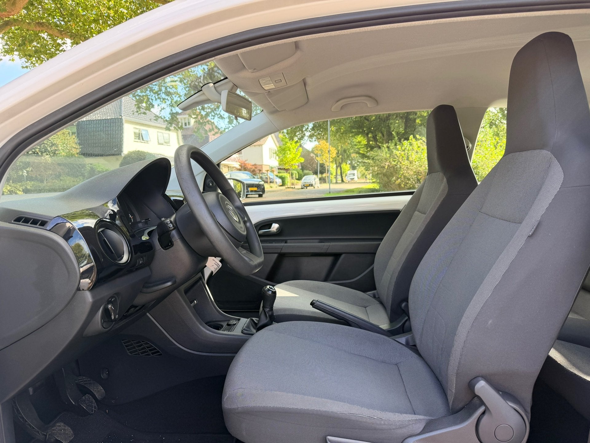 Foto 8 van Volkswagen UP! 1.0 high up! | Airco | Cruise | PDC | 2e eige