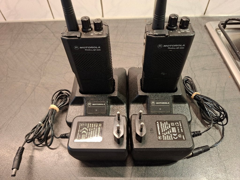 MOTOROLA PORTOFOONSET MET NIEUWE ACCU EN ANTENNE, Ophalen of Verzenden, Zo goed als nieuw, Portofoon of Walkie-talkie, Met broekklem