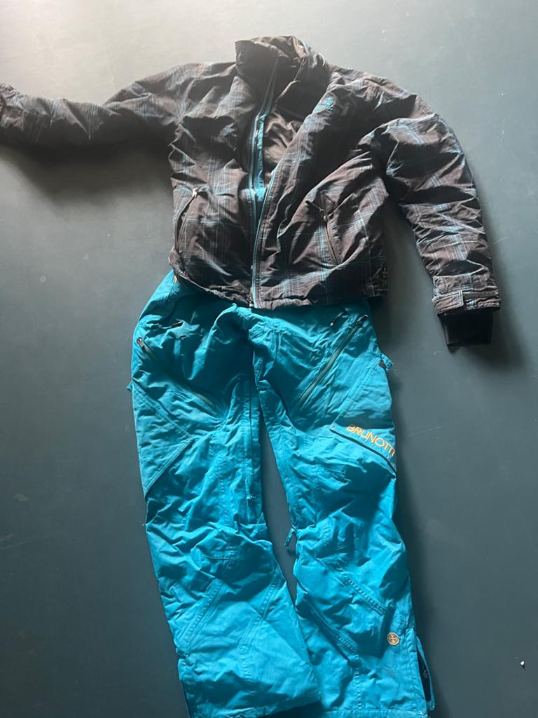 Brunotti ski-jas en broek - Maat M, Kleding | Dames, Wintersportkleding, Ophalen of Verzenden, Gedragen, Maat 38/40 (M), Pak