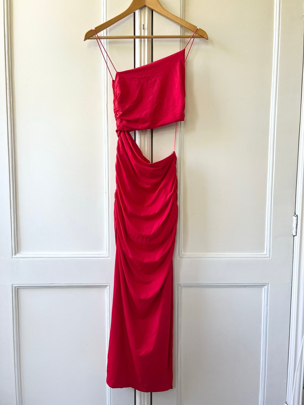 Zara aansluitende jurk met cut-out en ruches, maat M, Maat 38/40 (M), Nieuw, Ophalen of Verzenden, Rood