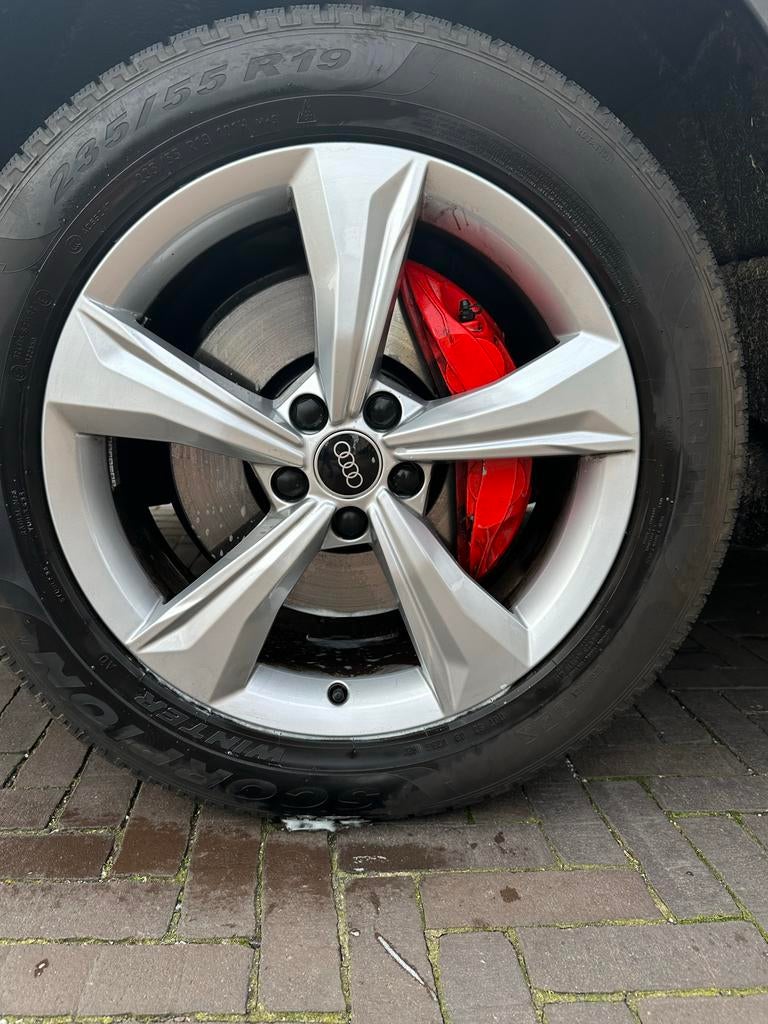 Audi velgen met winterbanden 235/55 R19, Auto-onderdelen, Banden en Velgen, 19 inch, Gebruikt, Banden en Velgen, 235 mm