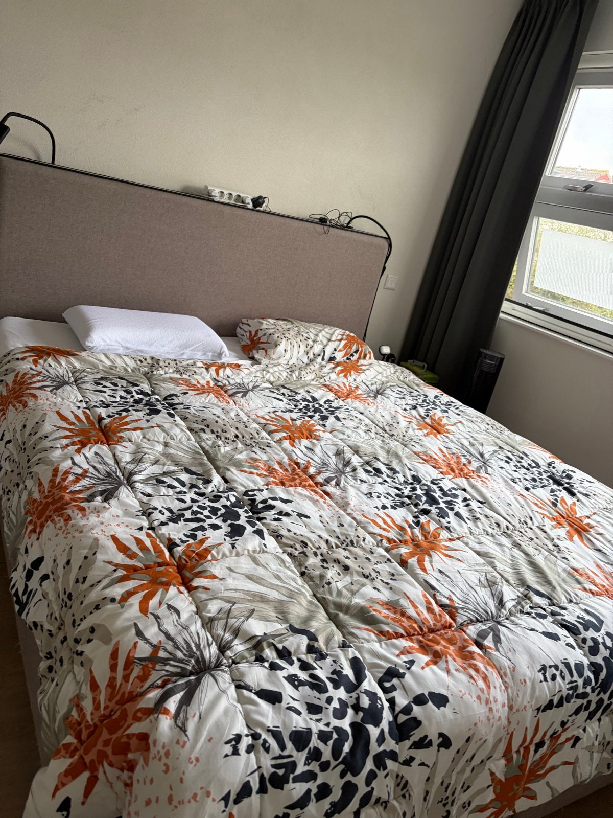 Serta Classico Boxspring 180 x 210, Beige, Tweepersoons, Ophalen of Verzenden, Zo goed als nieuw