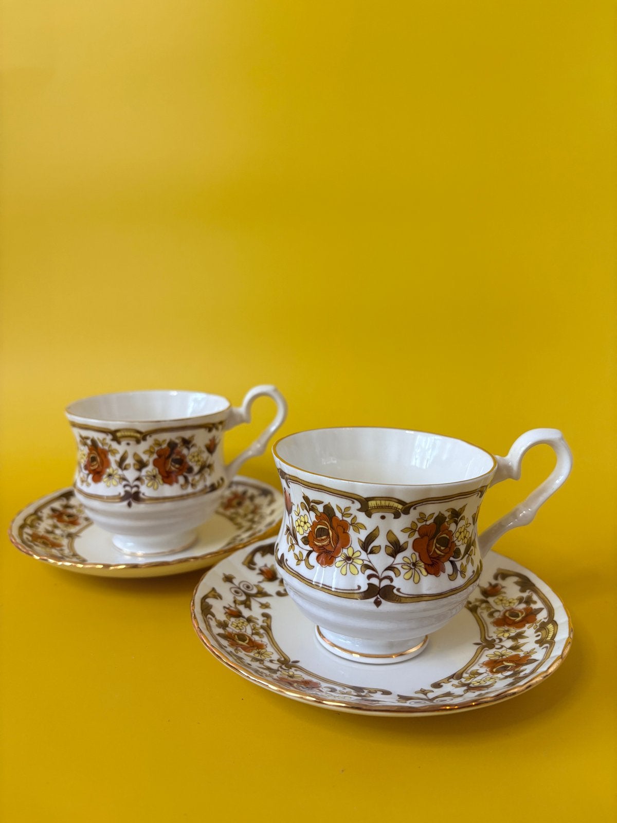 Vintage Royal Stafford "Clovely" theekopjes - set van 2, Antiek en Kunst, Antiek | Servies los, Verzenden