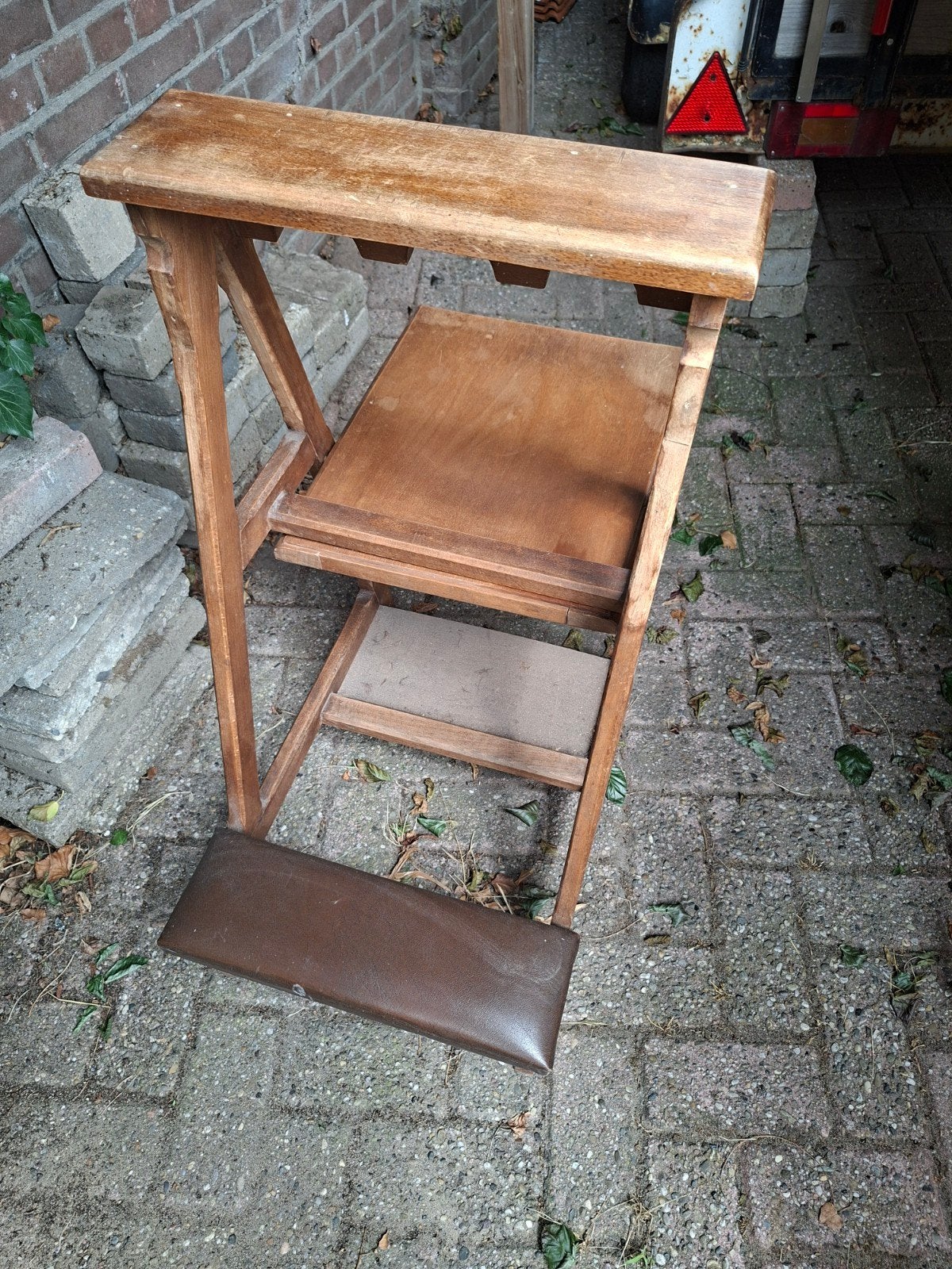 Antieke bidstoel / knielbank van hout, Ophalen