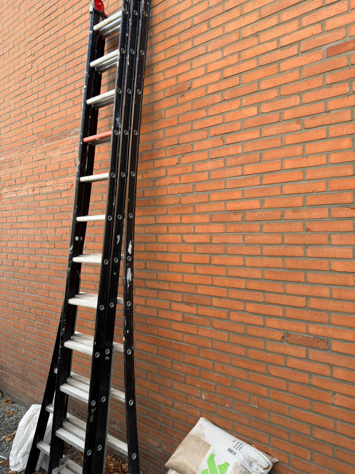 Altrex ladder 3x12, Doe-het-zelf en Verbouw, Ophalen, Zo goed als nieuw, 4 meter of meer