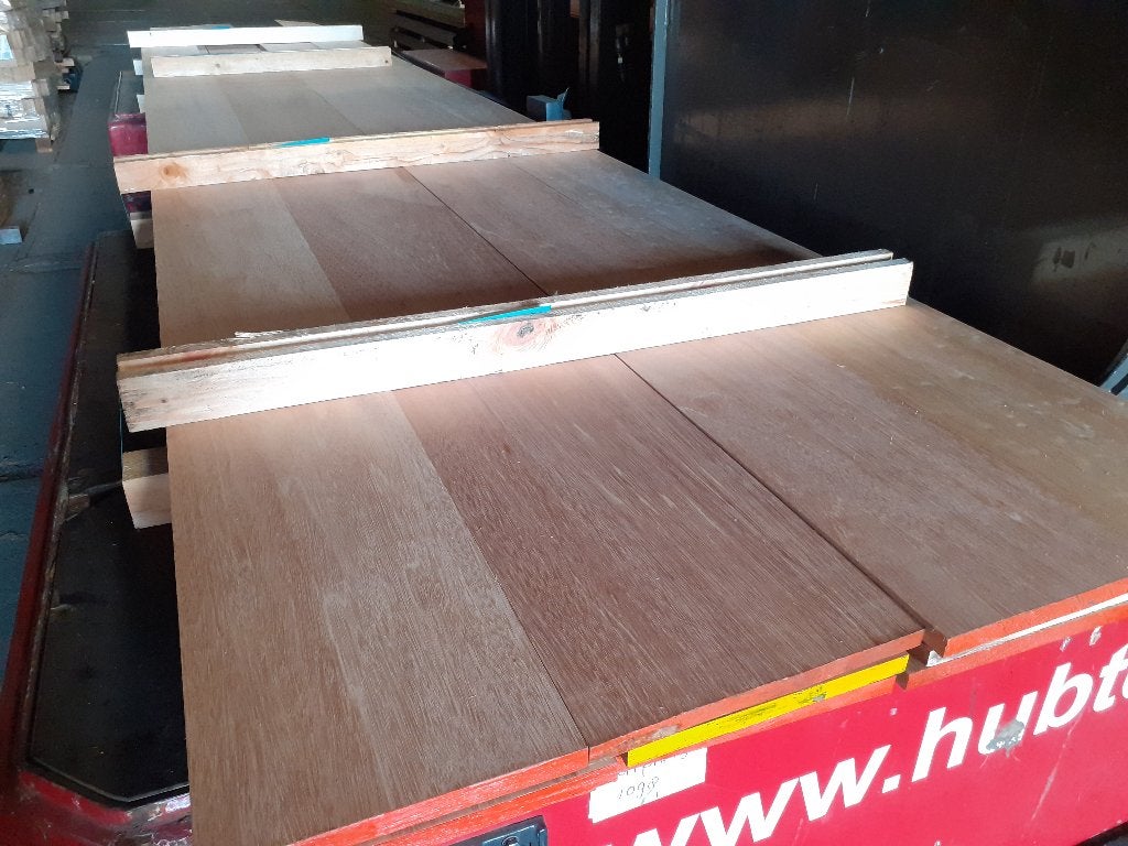 Partij 12 stuks Meranti 18x235mm, 18x250mm, 18x280mm, Planken, Nieuw, Ophalen of Verzenden, Hardhout