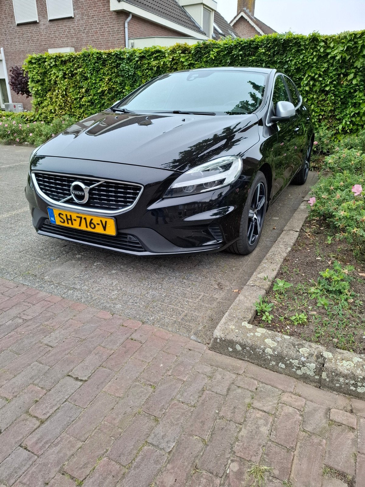V40 2.0 T4 190PK 2018 R-Design | volleder | Panoramadak 81km, Auto's, Volvo, Particulier, V40, Achteruitrijcamera, Airbags, Airconditioning
