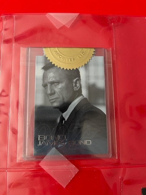 James Bond Artifacts & Relics 2013 Trading Cards, Verzamelen, Ophalen of Verzenden, Nieuw, Film, Foto of Kaart