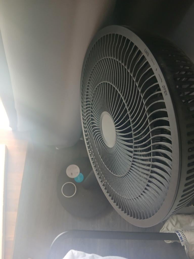 Duux Whisper 2 ventilator met accu, Witgoed en Apparatuur, Ventilatoren, Ophalen, Zo goed als nieuw, Tafelventilator