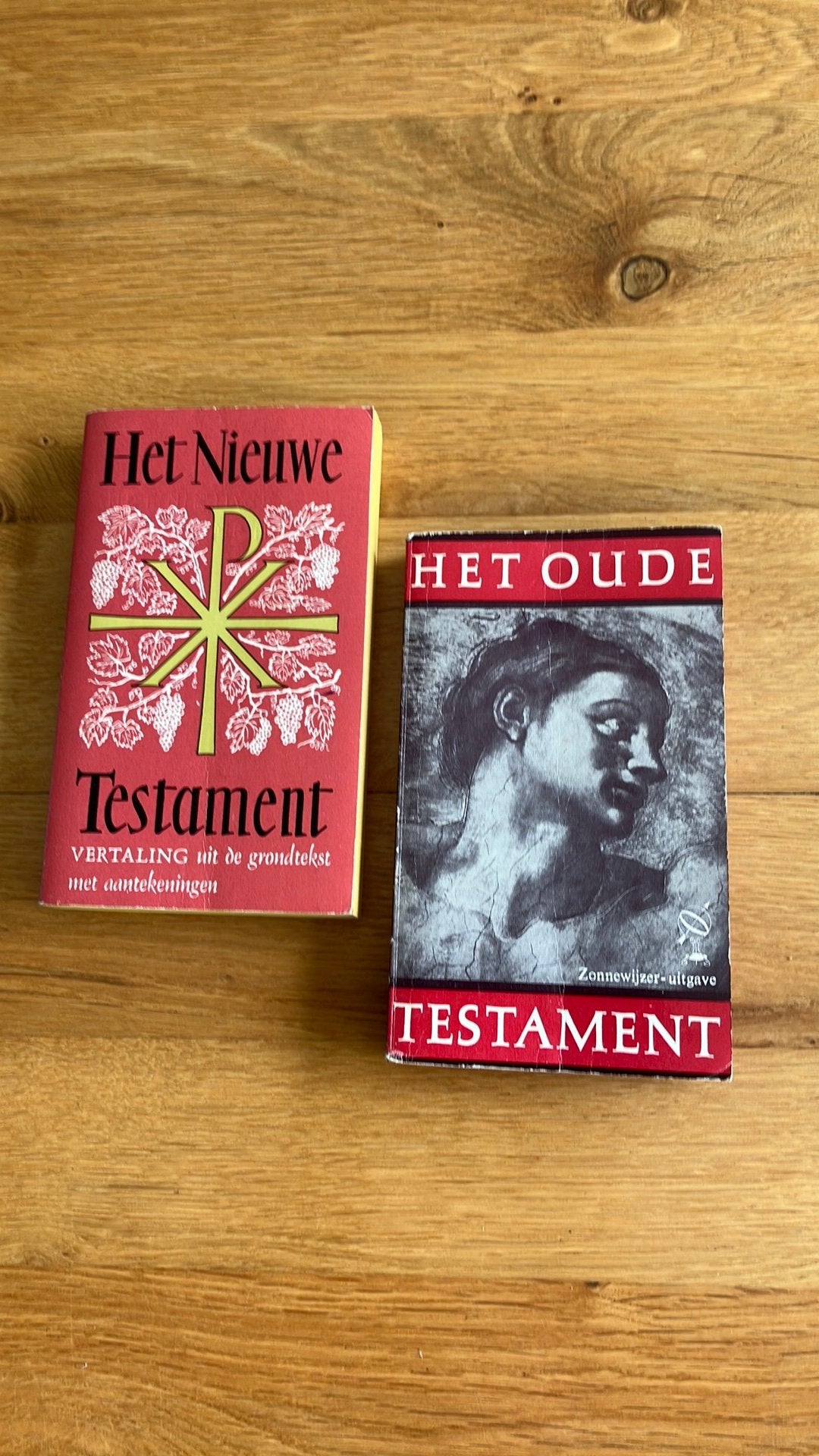 Het Nieuwe en Oude Testament, Boeken, Ophalen, Gelezen