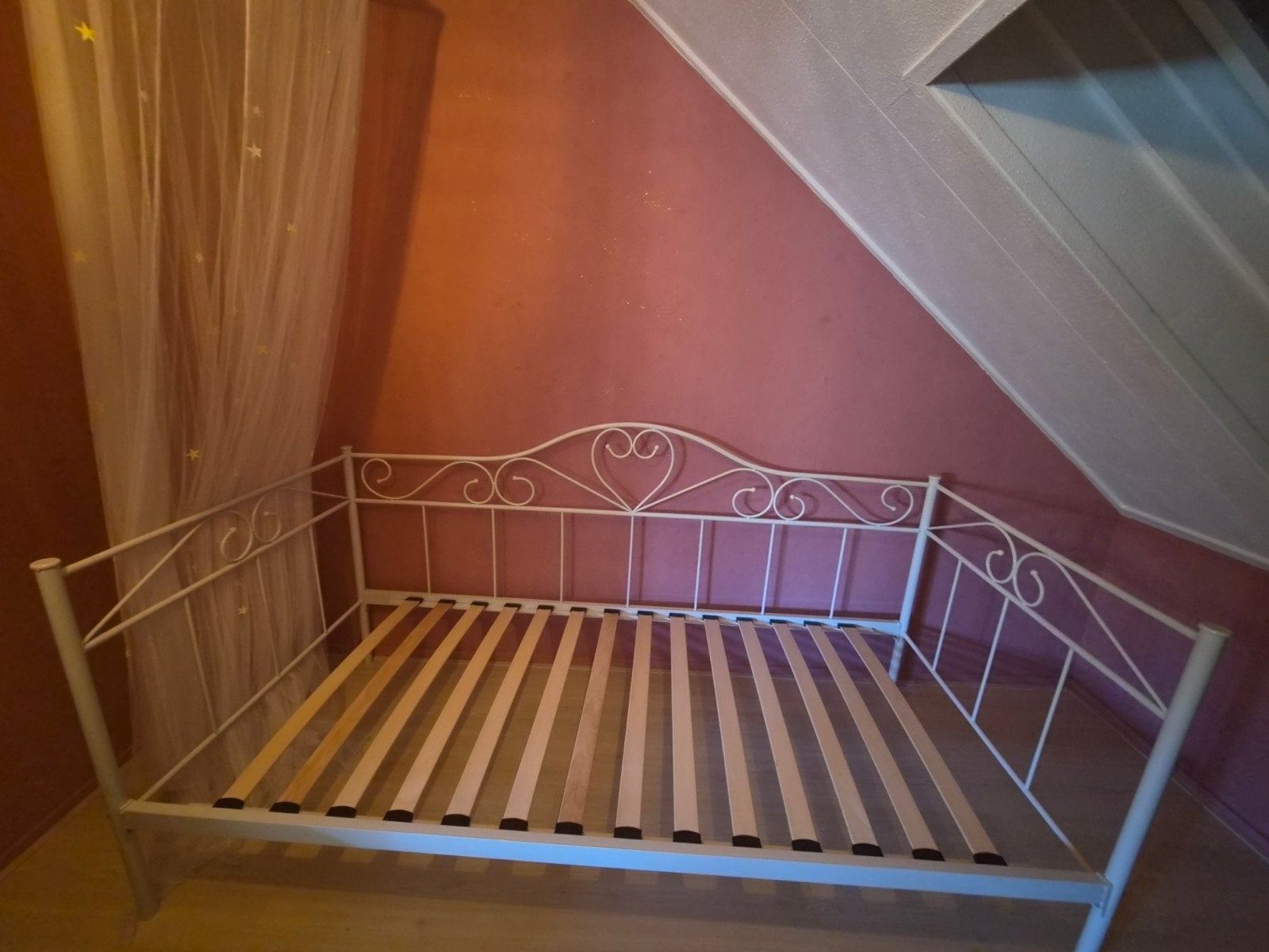 Leuk meidenbed, Ophalen