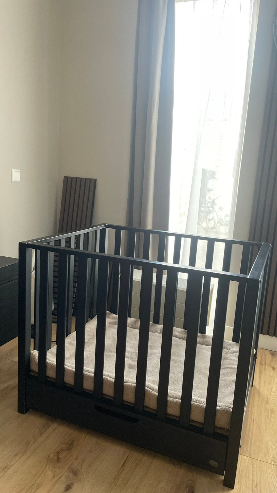 Box TWF zwart met lade, Kinderen en Baby's, Boxen, Ophalen, Zo goed als nieuw, Vierkant, In hoogte verstelbaar