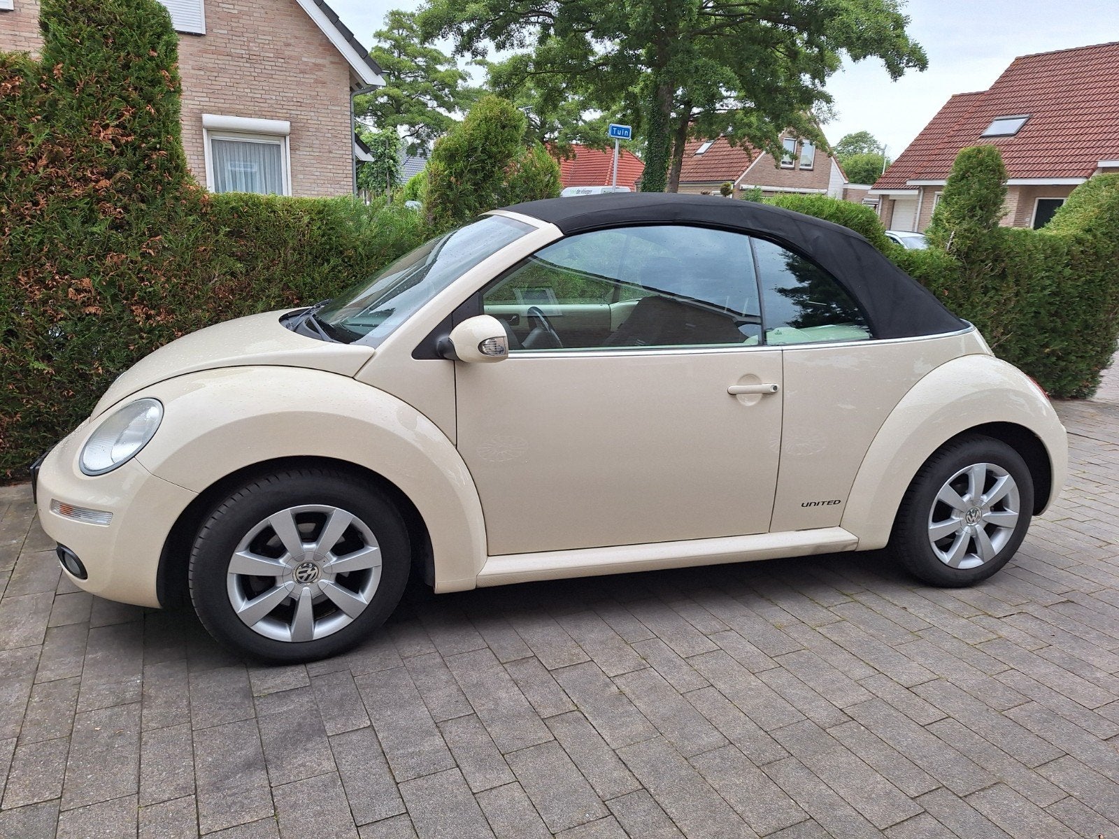 Volkswagen Beetle (Kever) 1.6 Cabriolet 75KW 2008, Auto's, Beetle (Kever), 4 cilinders, Cabriolet, 4 stoelen