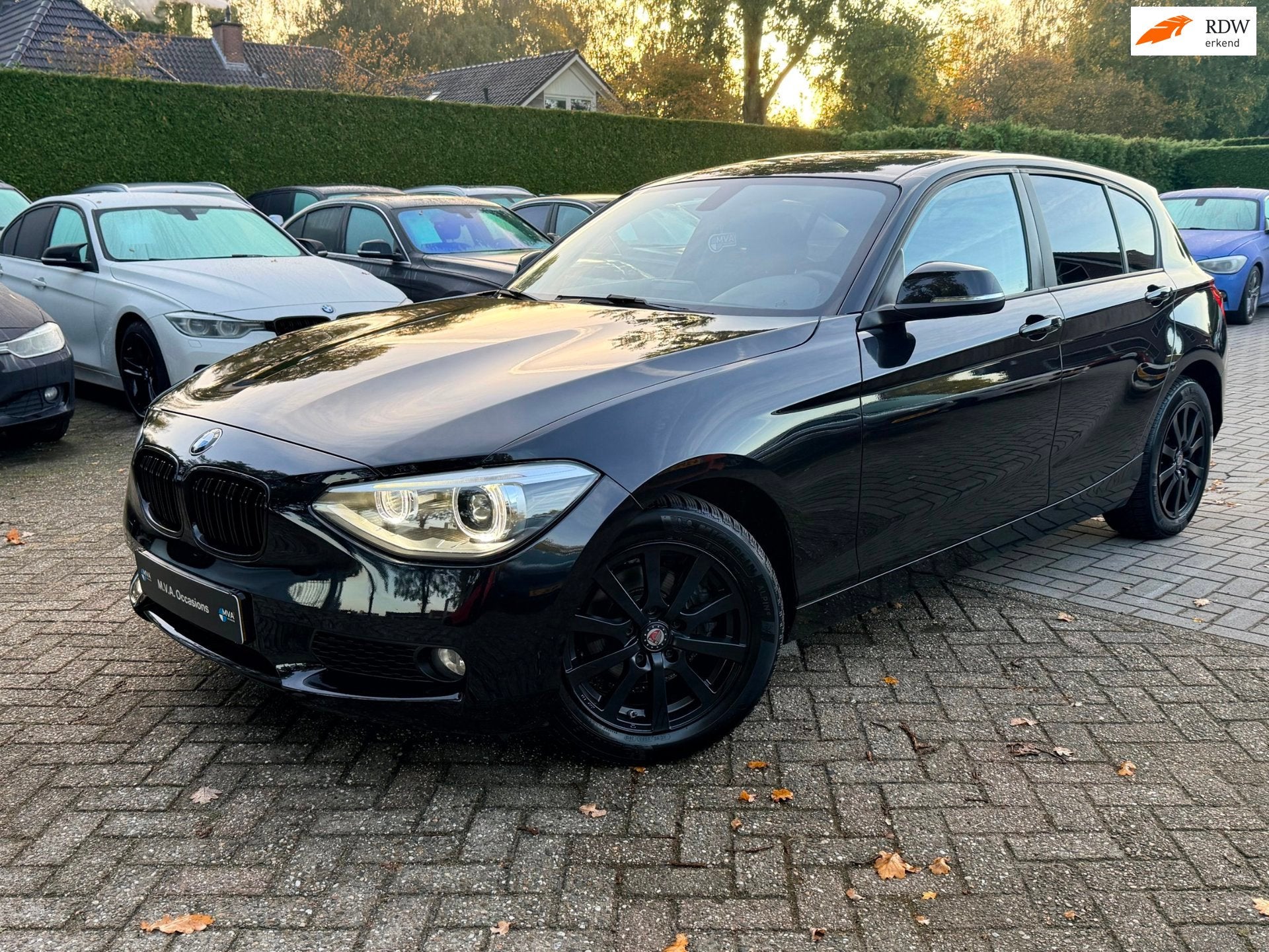 BMW 1-serie 116i Black On Black|Nieuwe Ketting + Klepseals|C, Auto's, 1-Serie, Euro 5, Gebruikt, Zwart