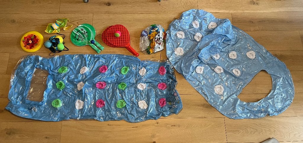 luchtbed 2x voor zwembad plus buitenspeelgoed, Ophalen of Verzenden, Gebruikt