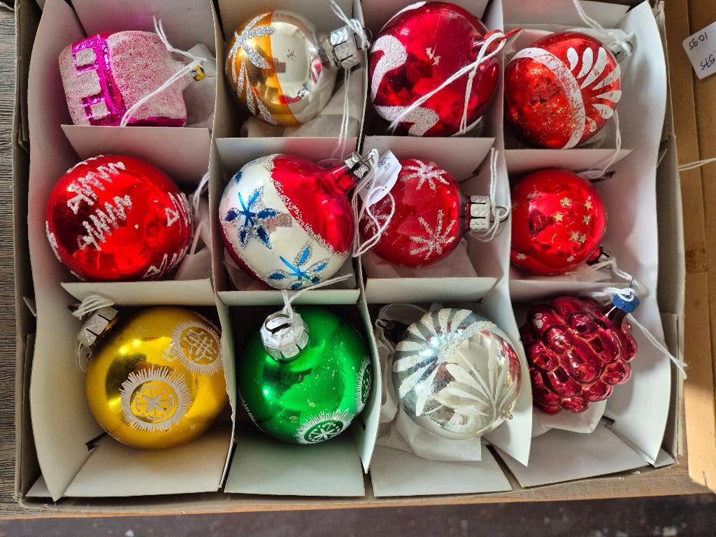 Oude vintage kerstballen gekleurd en meer, Diversen, Kerst, *, Gebruikt, *, Ophalen of Verzenden